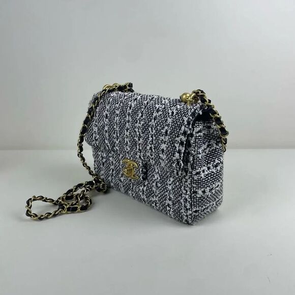 Chanel Women Pre-Loved Bag Very Good Condition - Picture 3 of 9